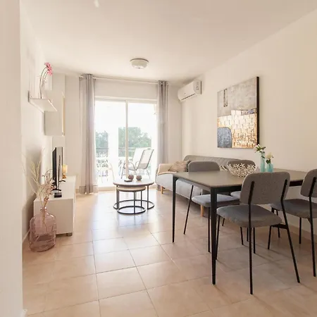 2 Bedroom Lovely In 公寓 *