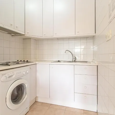 2 Bedroom Lovely In * 托雷维耶哈